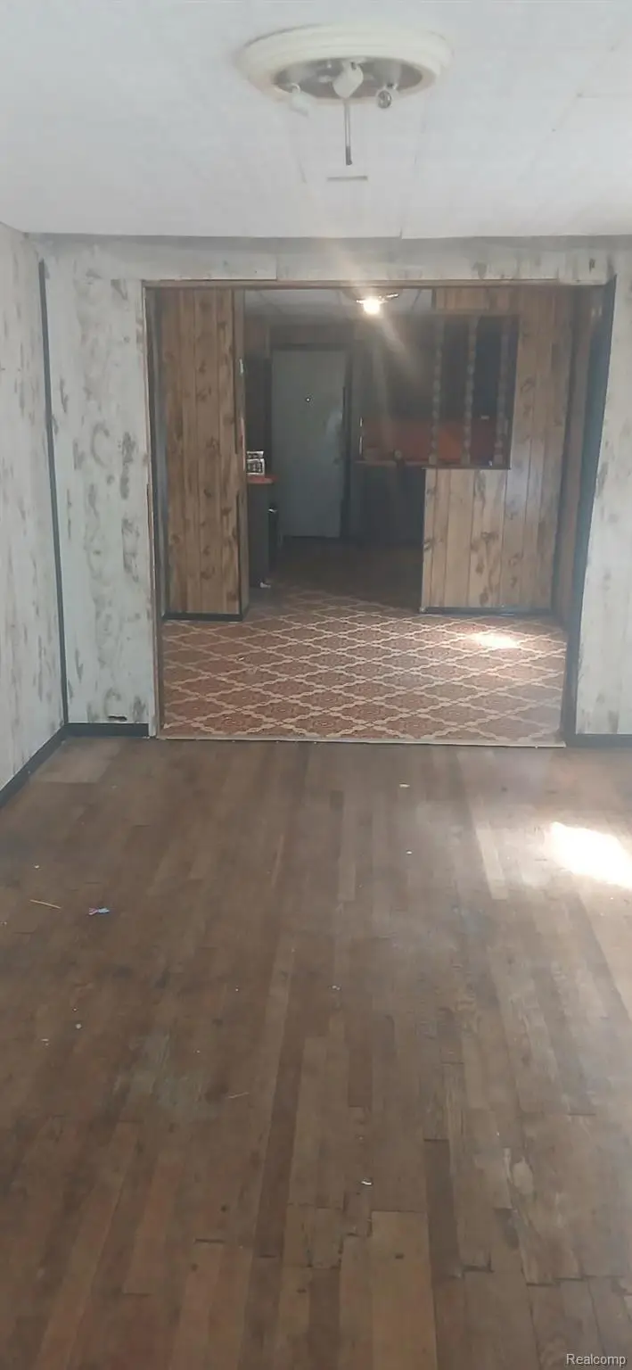 730 Barrie Avenue, Flint, MI 48507 - #2