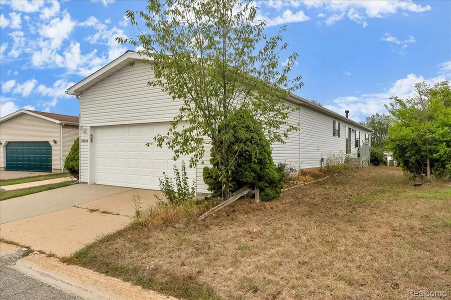 8209 Bloomsbury Circle, Northville, MI 48167 - #2