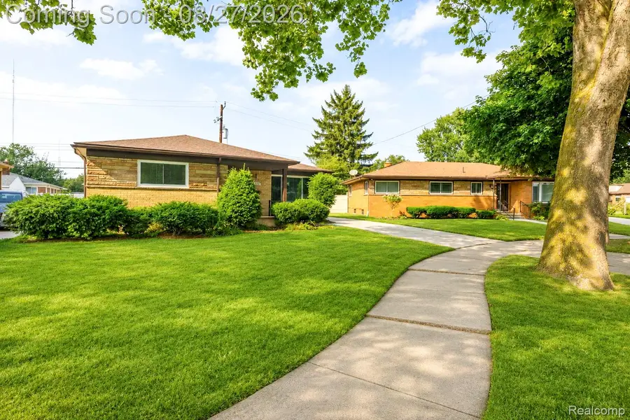 15210 Oakwood Drive, Oak Park, MI 48237 - #3