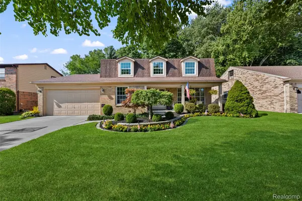 5689 Bingham Drive, Troy, MI 48085