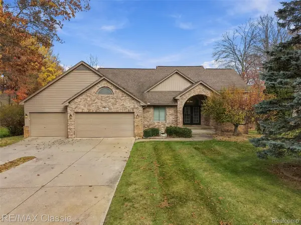 8710 Scenic Bluff Lane, WhiteLake, MI 48386