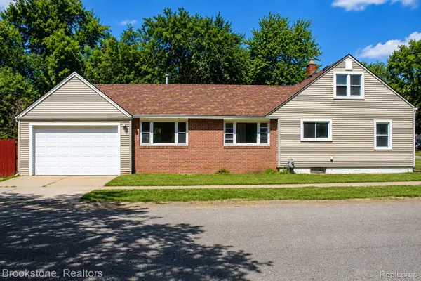 18805 Sumner, Redford, MI 48240