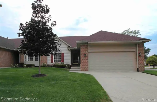 487 Woodvale Drive, CommerceTwp, MI 48390