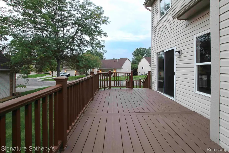 487 Woodvale Drive, Commerce, MI 48390 - #2