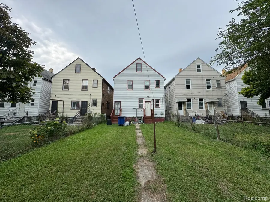 9506 Charest Street, Hamtramck, MI 48212 - #2
