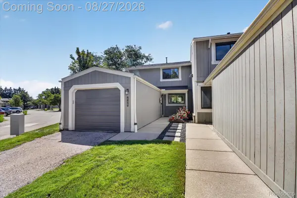 846 Yorktown Crt, Northville, MI 48167