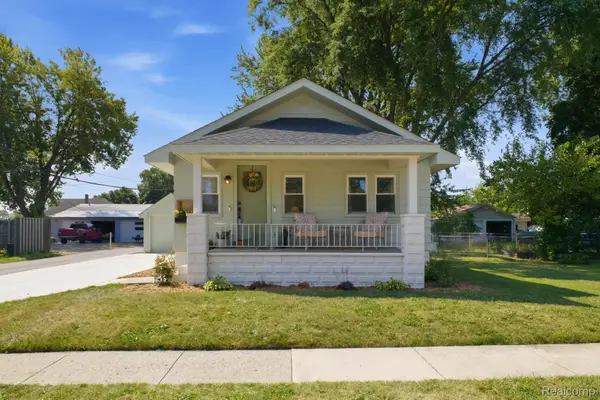 33 W Wabash Avenue, Belleville, MI 48111