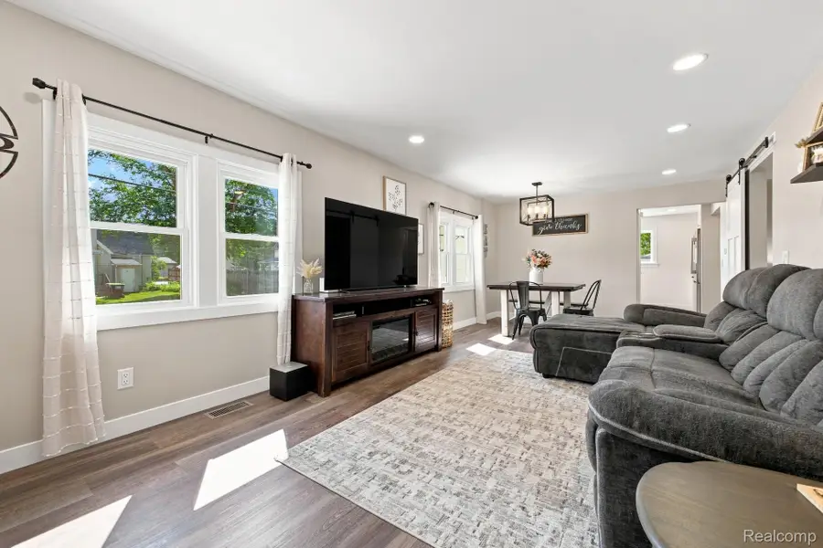 33 W Wabash Avenue, Belleville, MI 48111 - #3