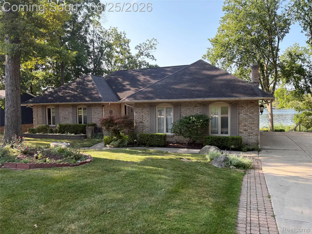 152 Overlake, Orion, MI 48362 - #1
