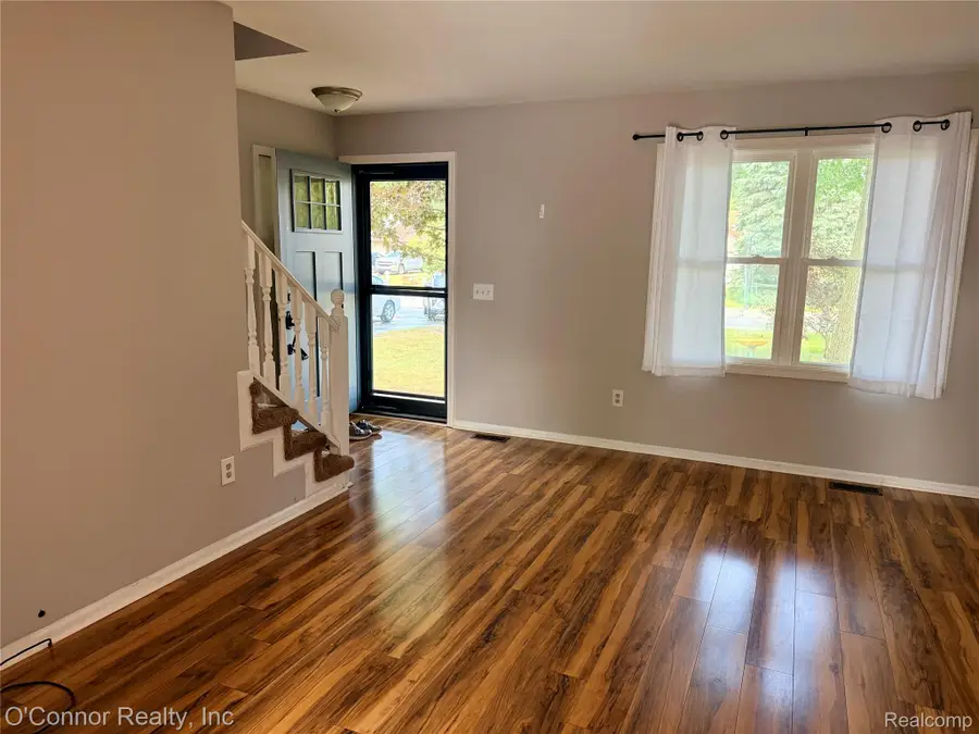 3341 Sapphire Lane, Fort Gratiot, MI 48059 - #2
