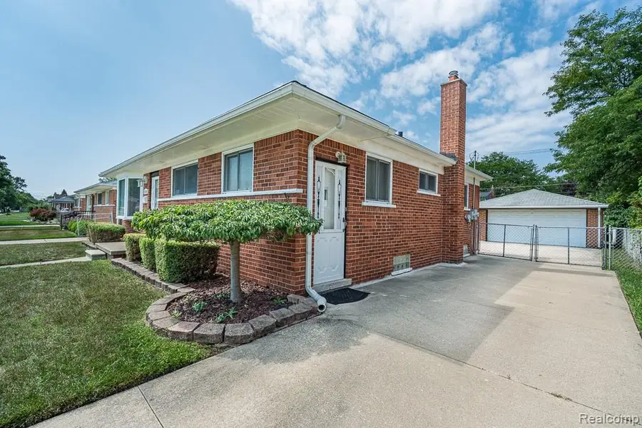 25305 Campbell Avenue, Warren, MI 48089 - #2