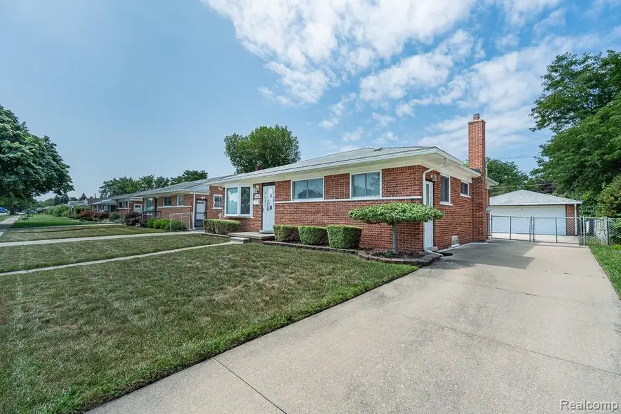 25305 Campbell Avenue, Warren, MI 48089 - #3