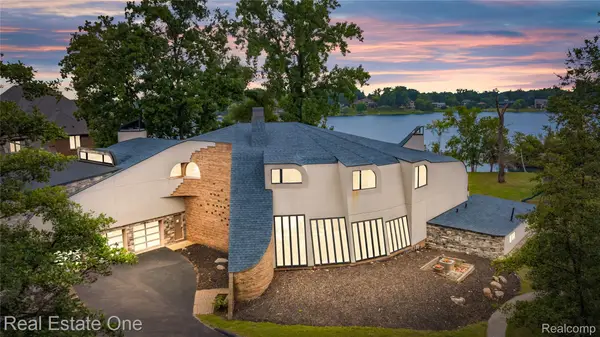 1440 Lochridge Road, BloomfieldHills, MI 48302