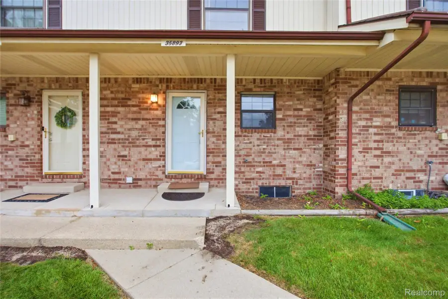 35893 Castlewood Court, Westland, MI 48185 - #3