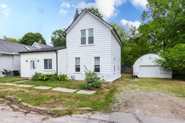 172 Higgins Street, Lapeer, MI 48446