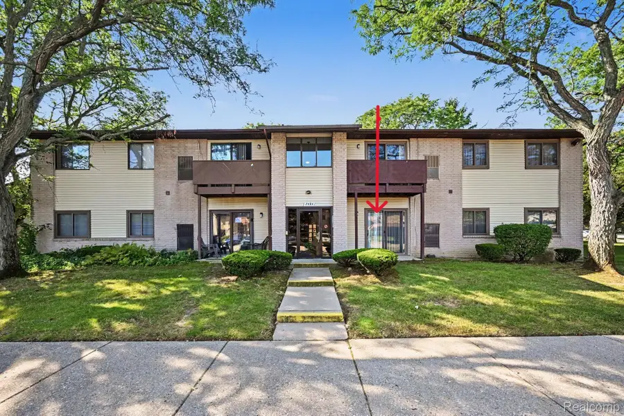 7494 Manor Circle #104, Westland, MI 48185 - #2