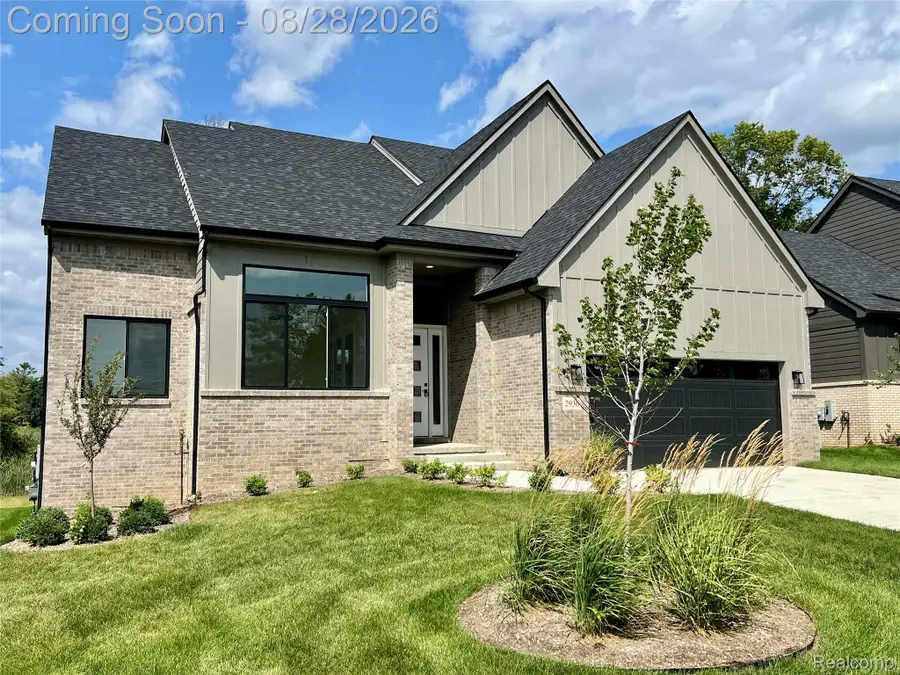 2936 W Walton Boulevard, Waterford, MI 48329 - #2