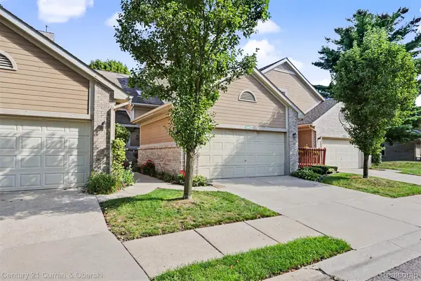 9398 Westwind Drive #49, Livonia, MI 48150