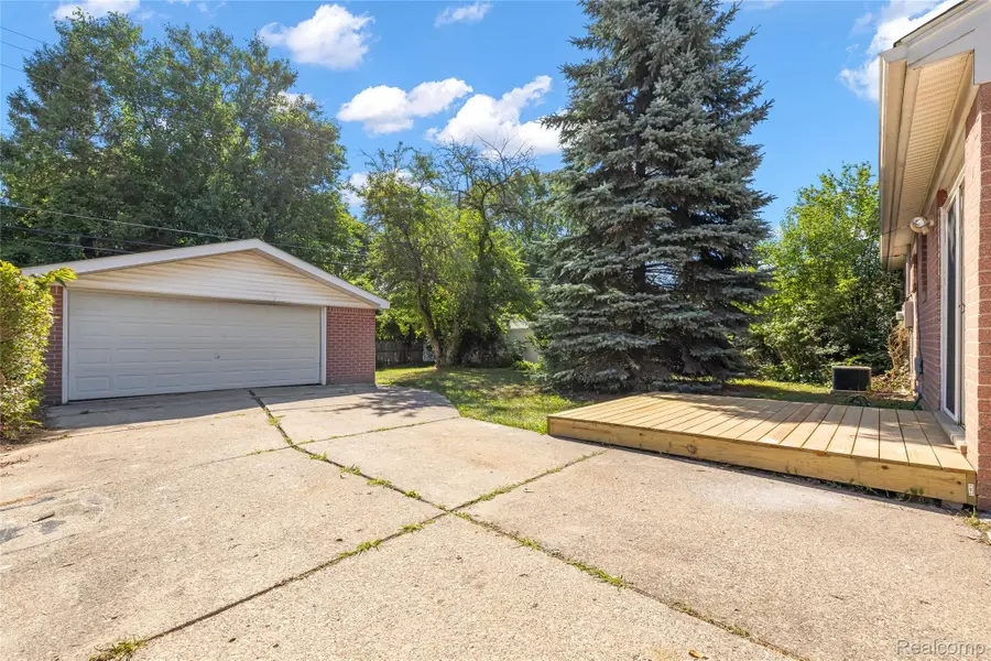 15032 Arcola Street, Livonia, MI 48154 - #3