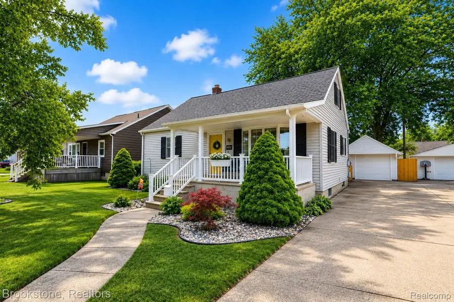 1612 S Farragut Street, Bay City, MI 48708 - #2