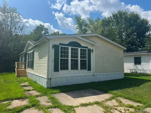 5044 S Naomi Kong Drive, Flint, MI 48506