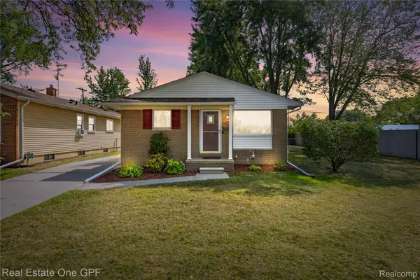 22316 Carolina Street, StClairShores, MI 48080