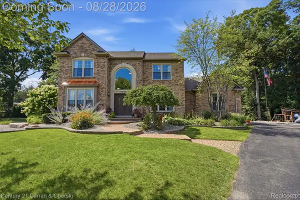39790 Foxway Court, Northville, MI 48167