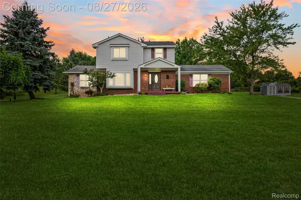 795 Vivian Lane, Oxford, MI 48371