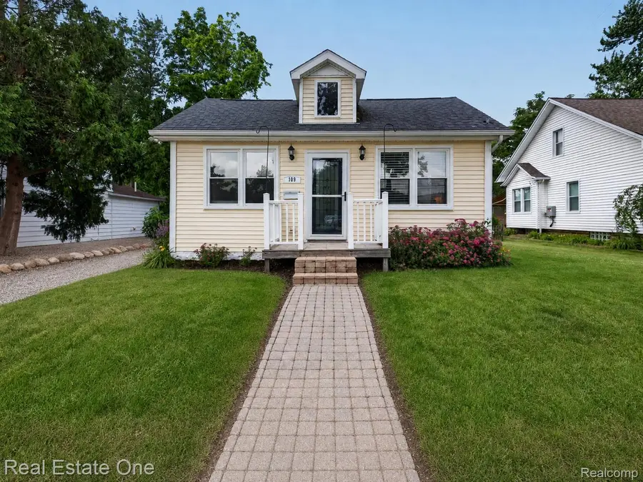 109 N Andrews Street, Lake Orion, MI 48362 - #2
