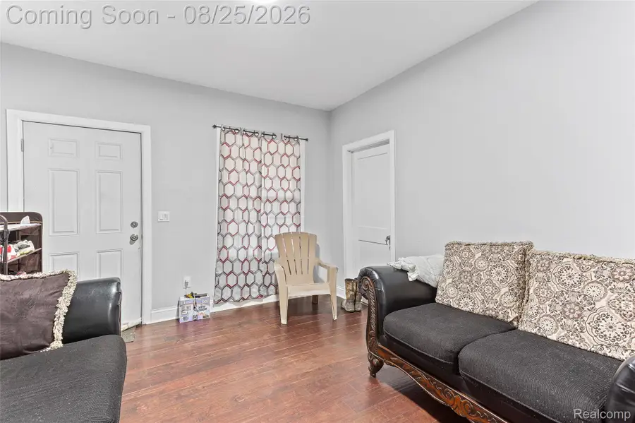 5860 Hazlett Street E, Detroit, MI 48210 - #2