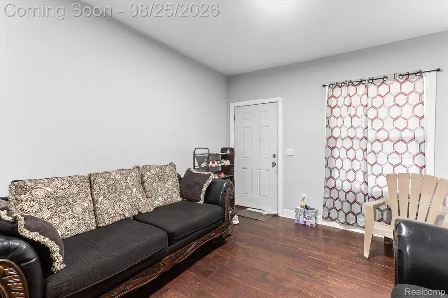 5860 Hazlett Street E, Detroit, MI 48210 - #3