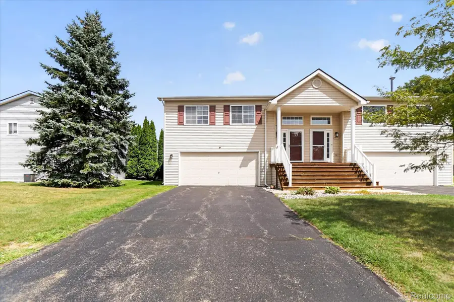 9515 Timber Ridge Drive, Mundy, MI 48439 - #2