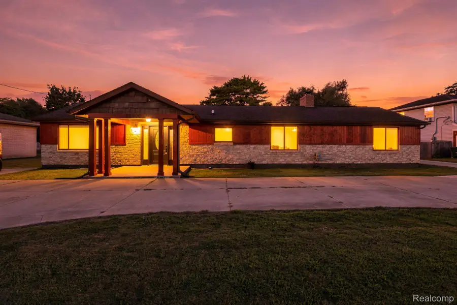 25800 N River Road, Harrison, MI 48045 - #2
