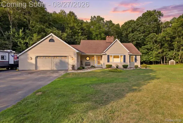 10100 Springtime Circle, Clarkston, MI 48348