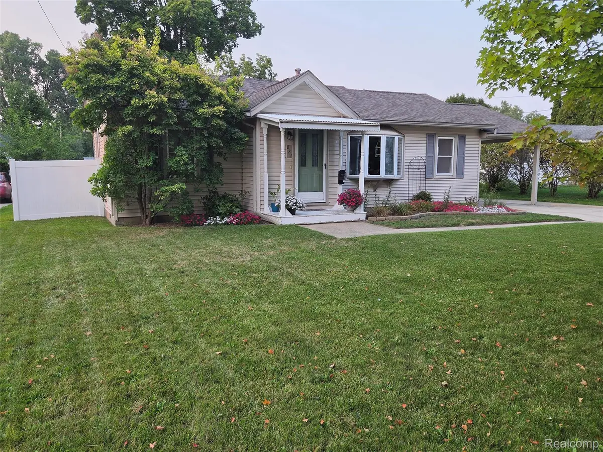 829 E Exchange Street, Owosso, MI 48867 - #1
