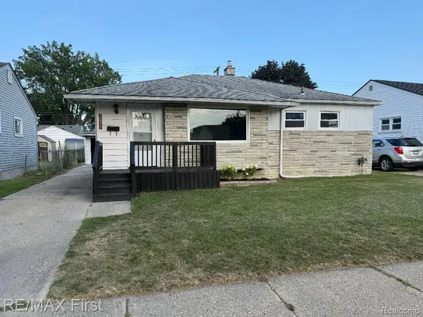 29570 Rosemont Street, Roseville, MI 48066