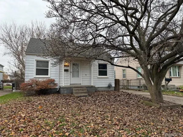 18747 Woodcrest Street, HarperWoods, MI 48225