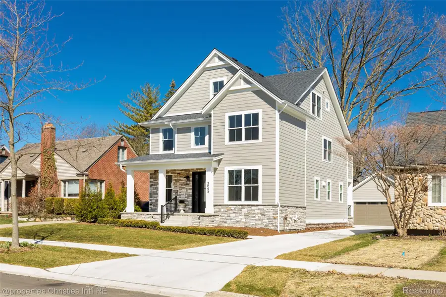 2093 Pembroke Road, Birmingham, MI 48009 - #2
