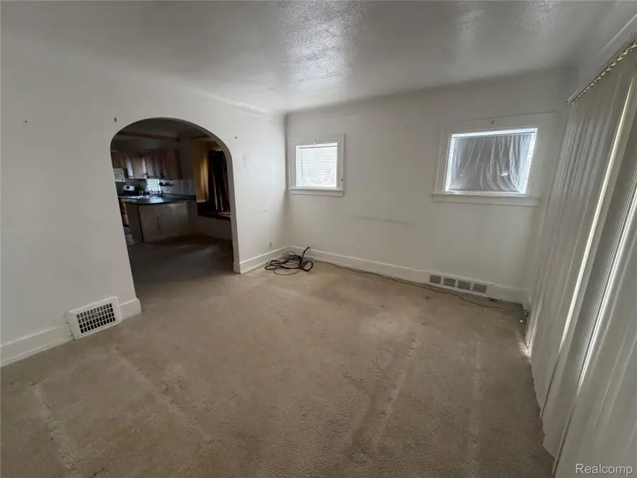 7602 Kendal Street, Dearborn, MI 48126 - #3