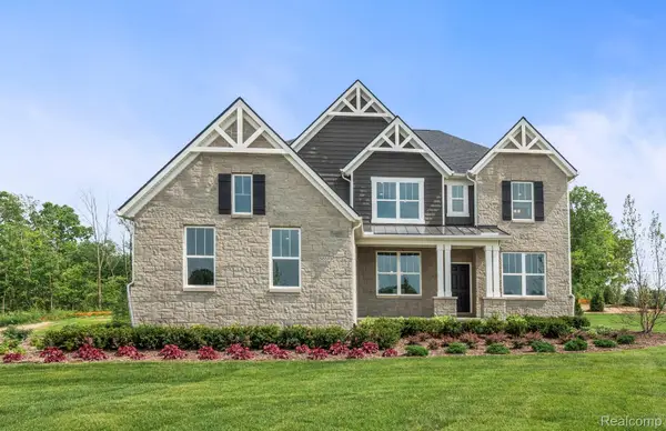 58579 Stuart Drive, SouthLyon, MI 48178