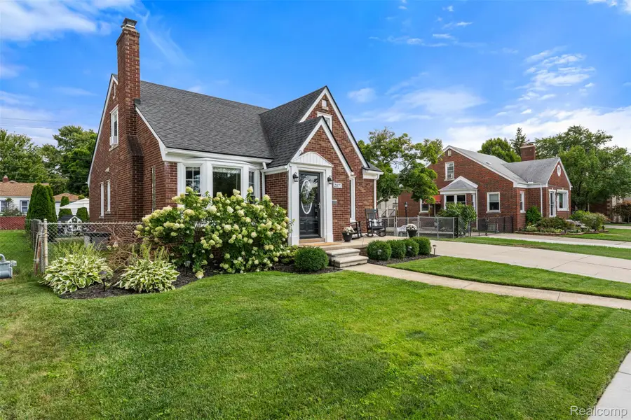 2071 10th Street, Wyandotte, MI 48192 - #3