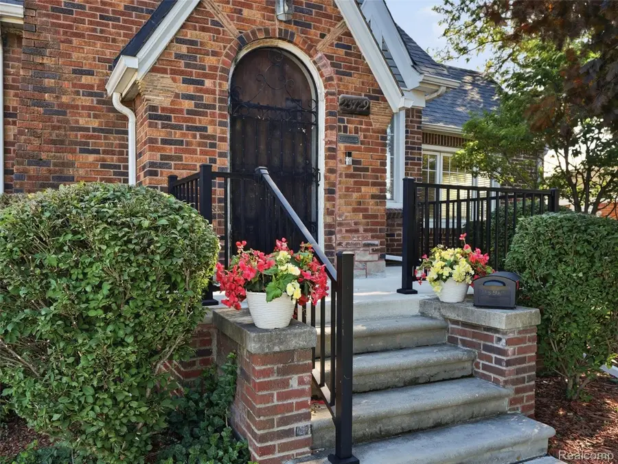 23729 Joy Street, Saint Clair Shores, MI 48082 - #3