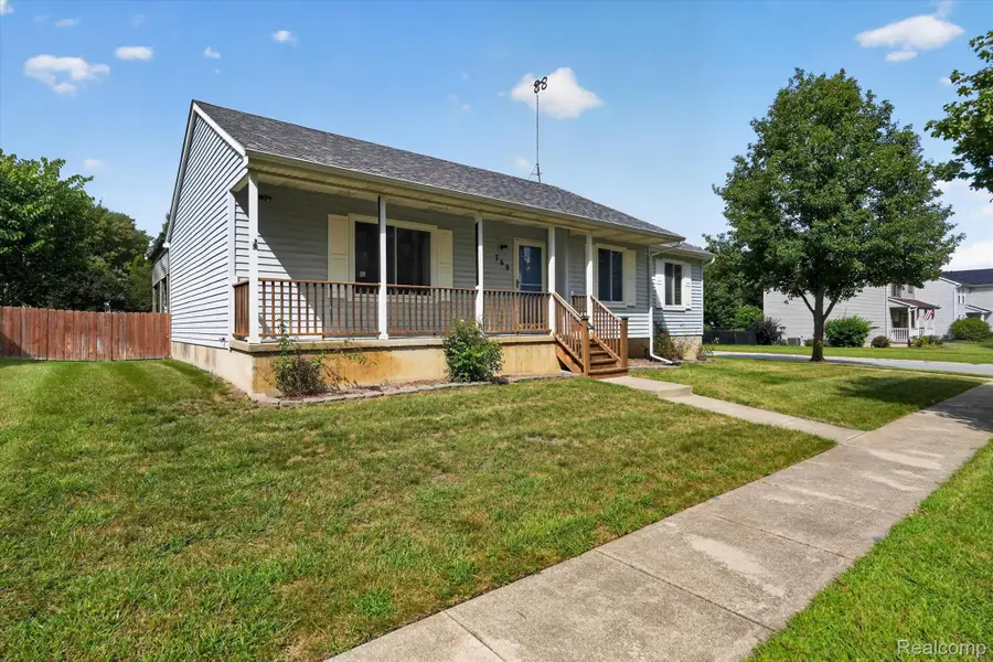 769 Town Trail, Pinckney, MI 48169 - #2