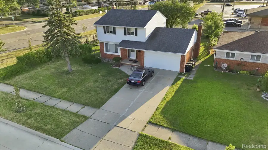 33011 Crestwell Drive, Sterling Heights, MI 48310 - #3