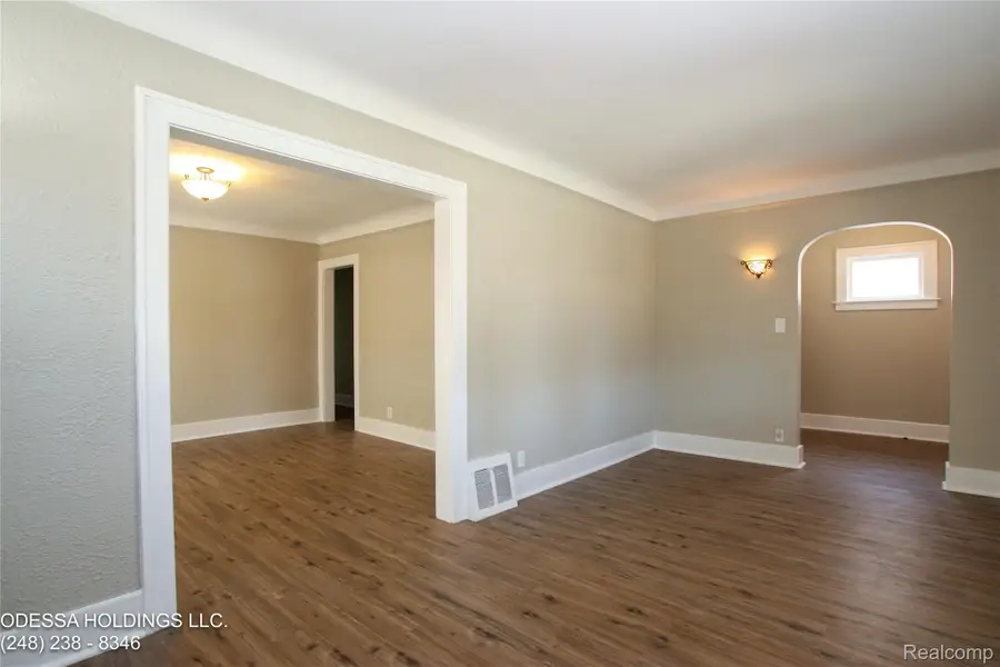 7290 Engleman, Center Line, MI 48015 - #2