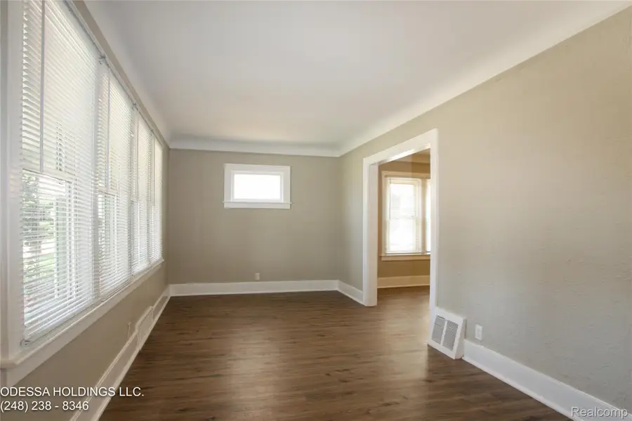7290 Engleman, Center Line, MI 48015 - #3