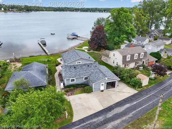 9749 Beverly Drive, Pinckney, MI 48169
