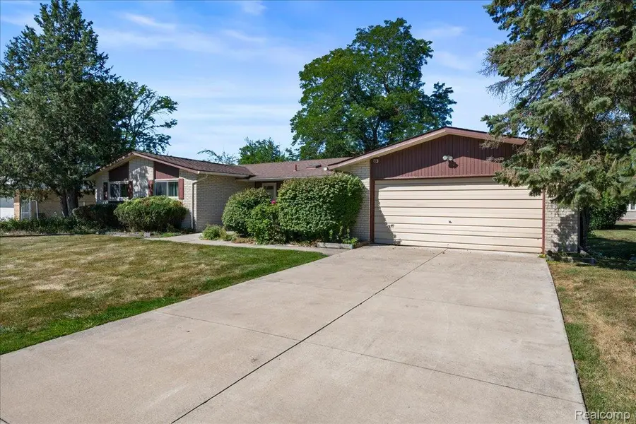 27957 Tavistock Trail, Southfield, MI 48034 - #3