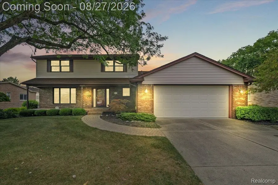 26820 Cecile Street, Dearborn Heights, MI 48127 - #2