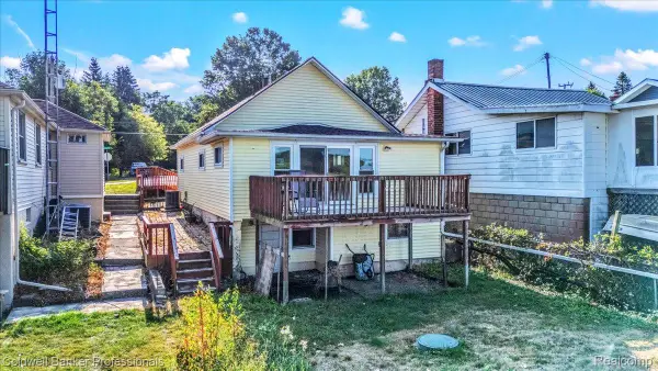 2219 Gray Road, Lapeer, MI 48446